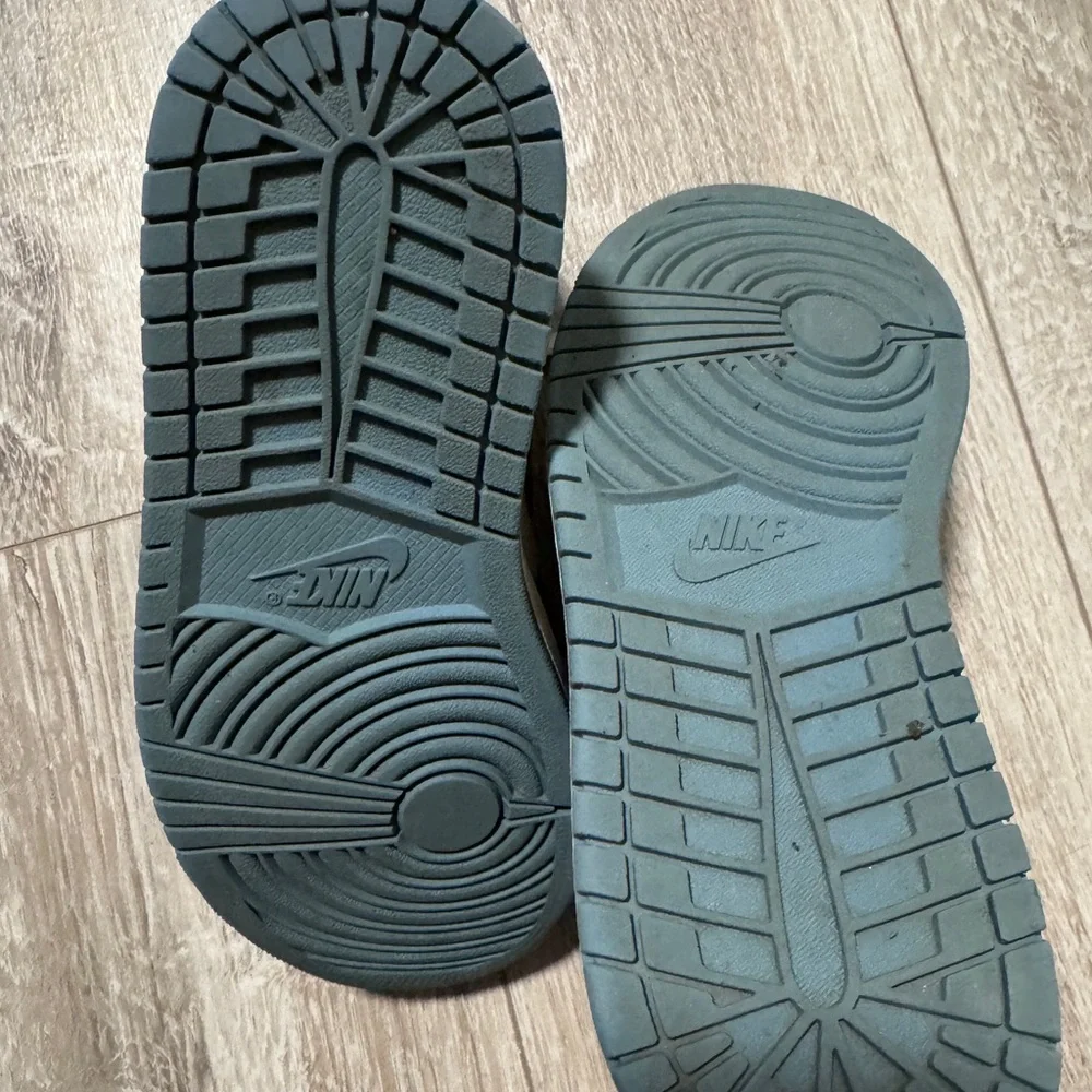 Nike Air Jordan’s Women's Blue and Cream High-Top Sneakers - Picture 7 of 7